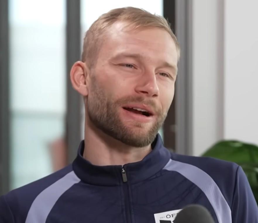 开云体育-莱默尔：续约更多意味着尊重；拜仁现在默契到甚至可以盲踢