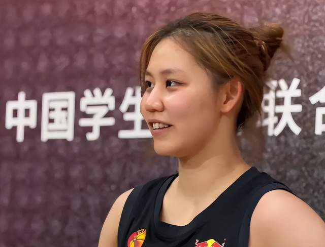 开云网站-女篮19岁新星崛起,半决赛狂轰30分,曾获MVP,宫鲁鸣或召她试试